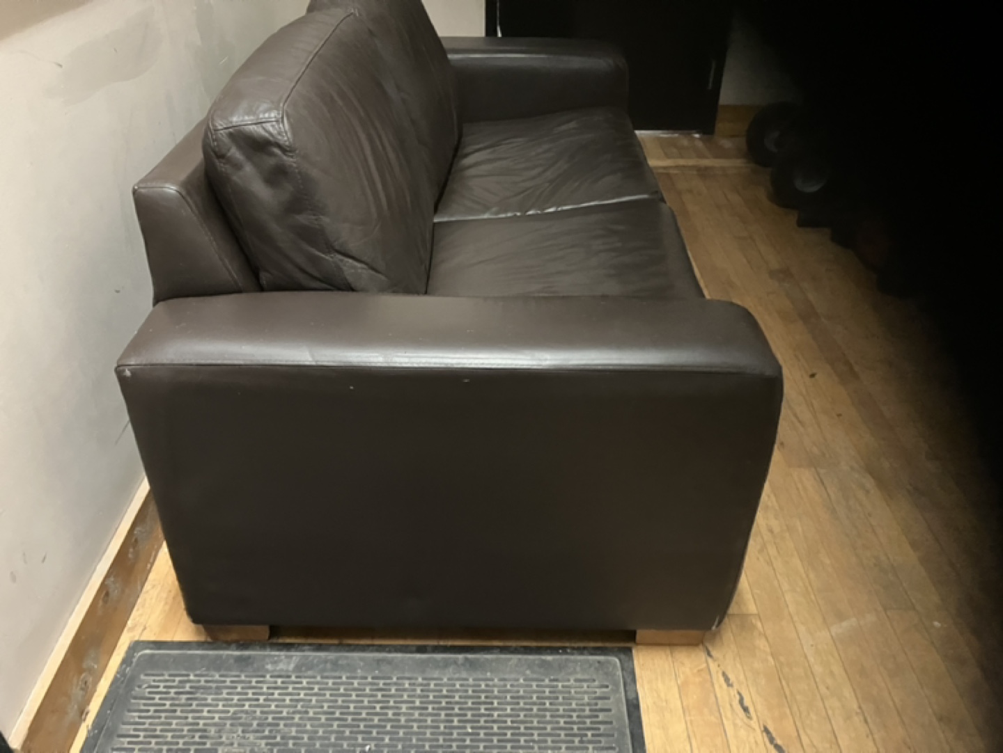 Leather Loveseat - photo 4