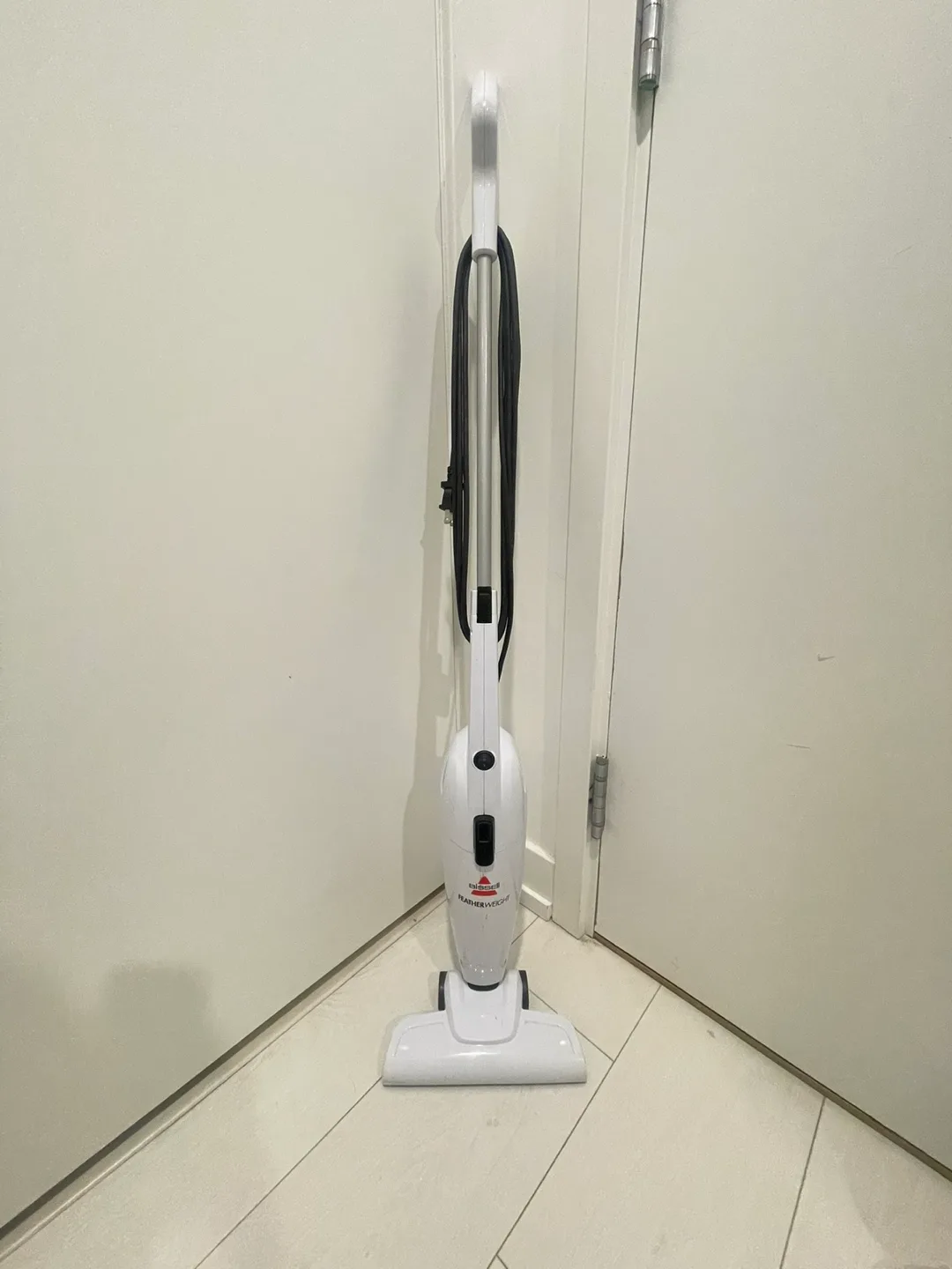 Bissell Featherweight Vacuum thumbnail