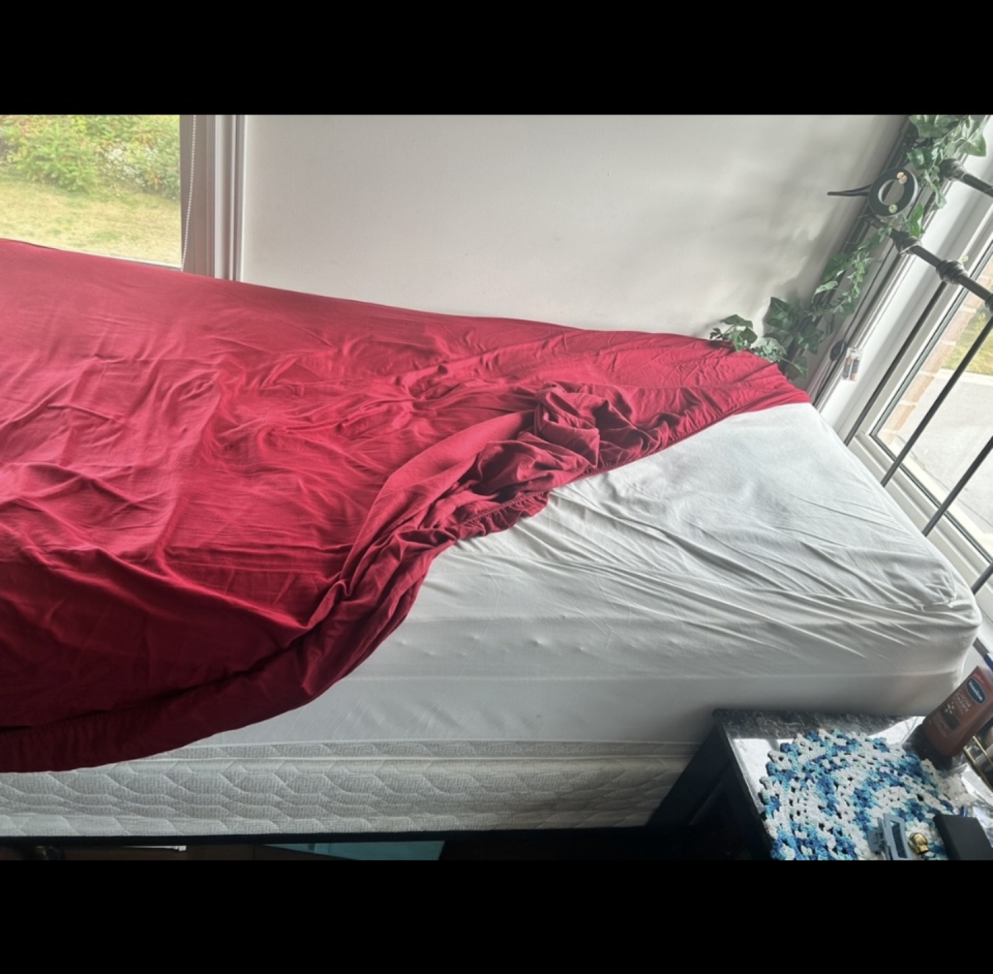 Twin mattress with spring box and metal frame - photo 4