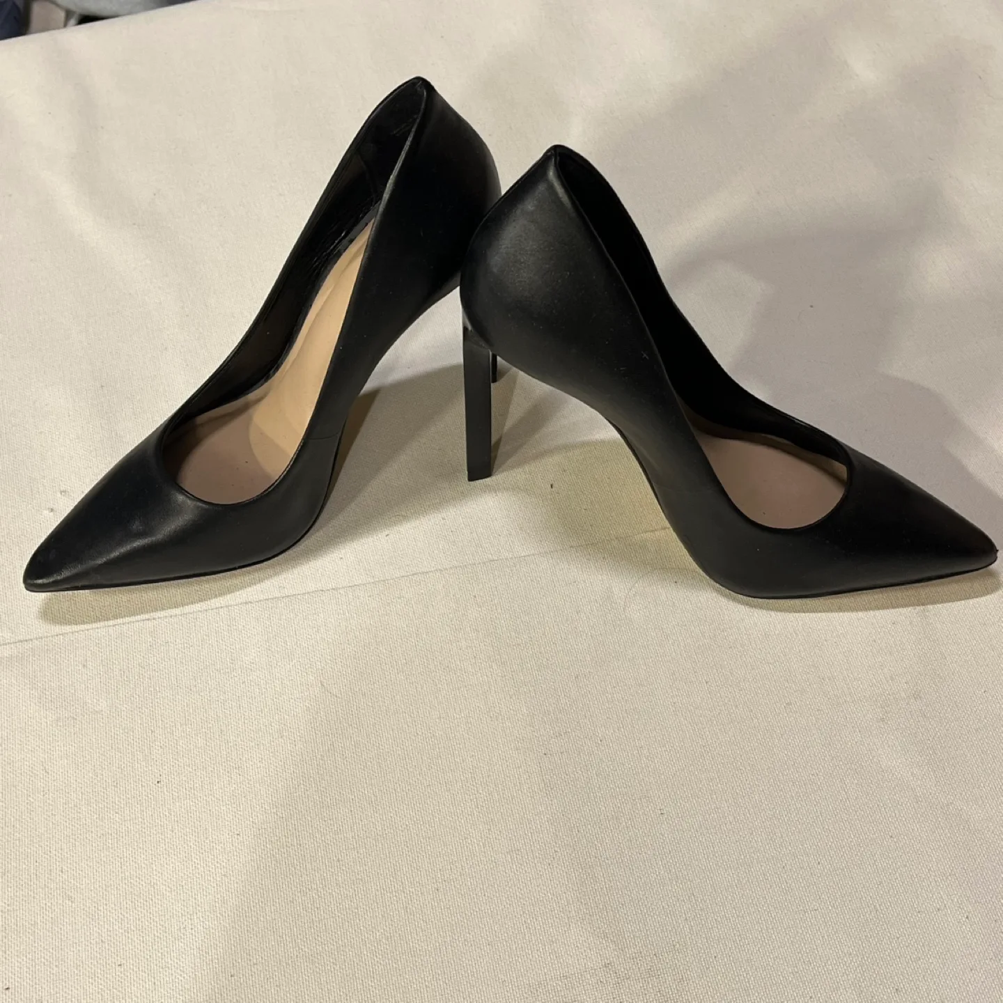 ALDO Black Pointed Toe Heels image indicator(2)