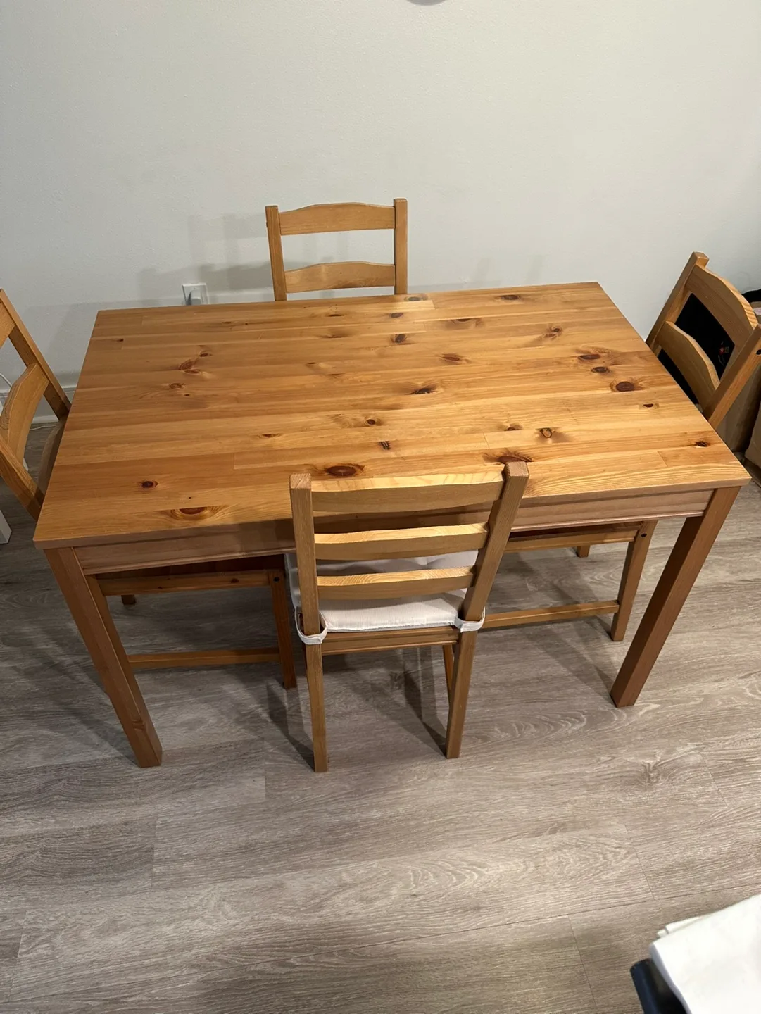 IKEA Dining Table and 4 Chairs image indicator(2)