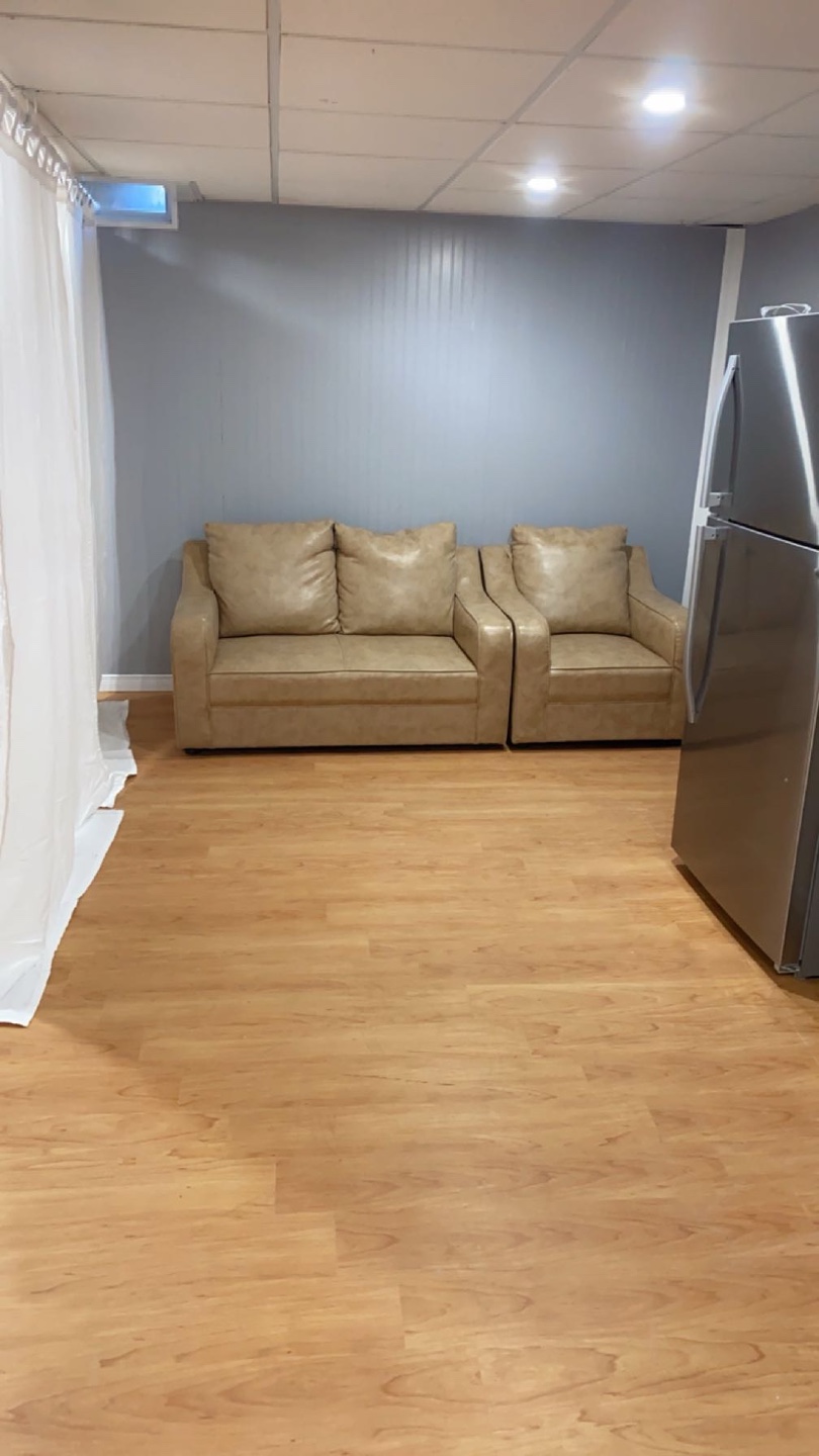 Basement Apartment for Rent - photo 2
