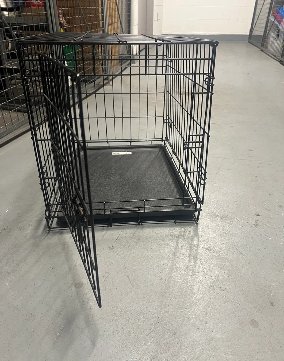 Dog Crate - Small image indicator(3)