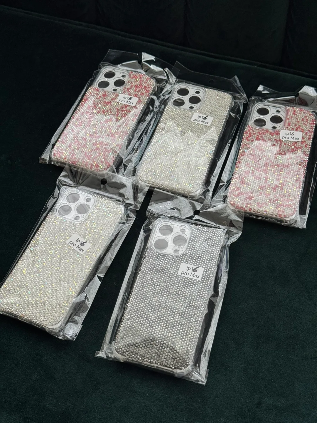 Glittery iphone 16 pro & 16 pro max cases (BRAND NEW) image indicator(9)