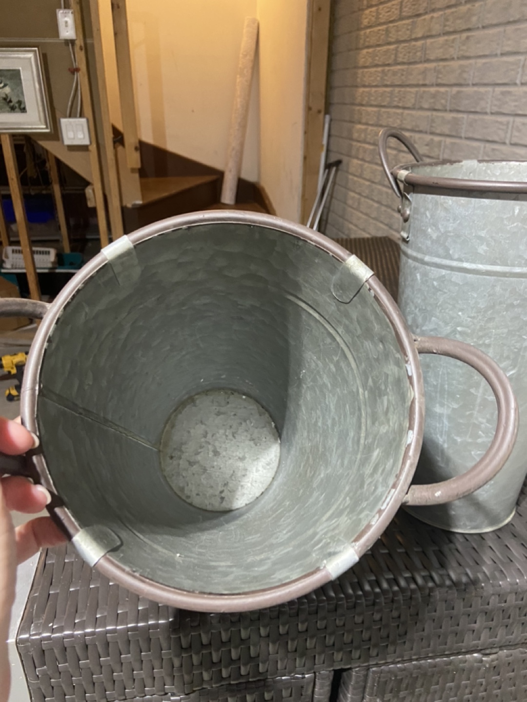 Two Metal Vases - photo 2