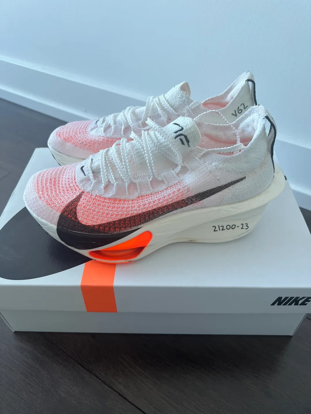 Nike ALPHAFLY NEXT% 3 PROTO Woman's Size 7 FD8357-100 image indicator(3)