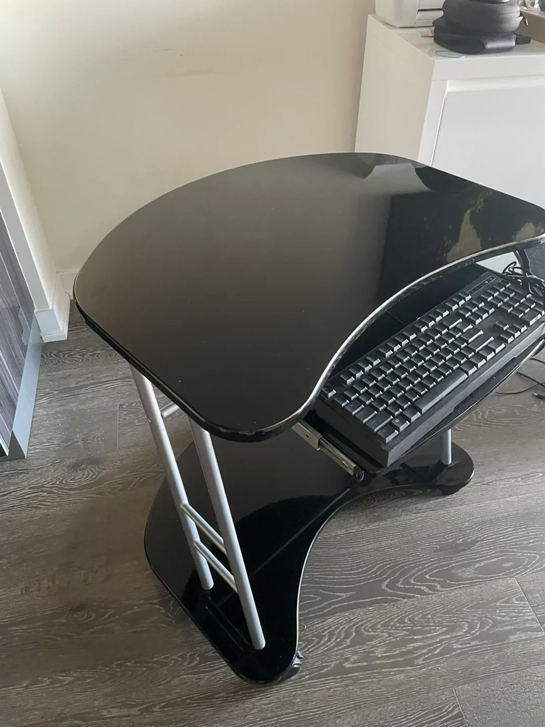 Black Computer Desk with Keyboard Tray image indicator(2)