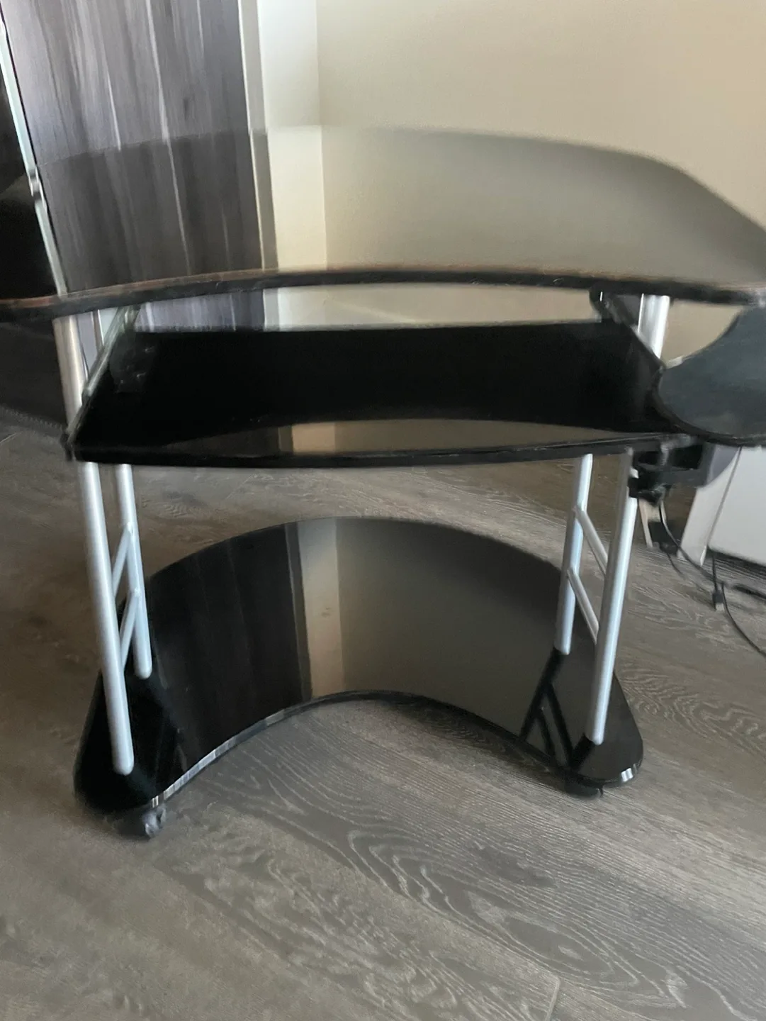 Black Computer Desk with Keyboard Tray image indicator(5)