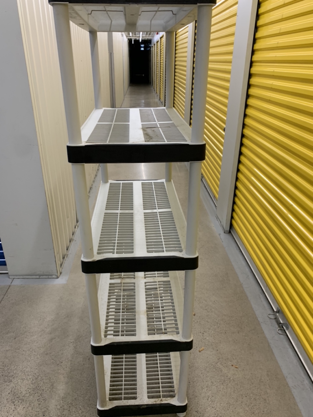 5-Tier White Plastic Shelving Unit - photo 4