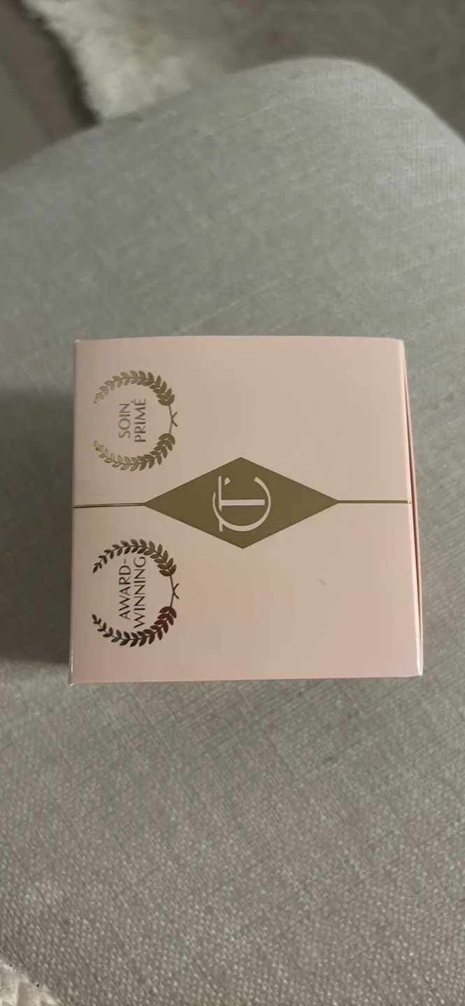 Charlotte Tilbury Magic Cream image indicator(2)