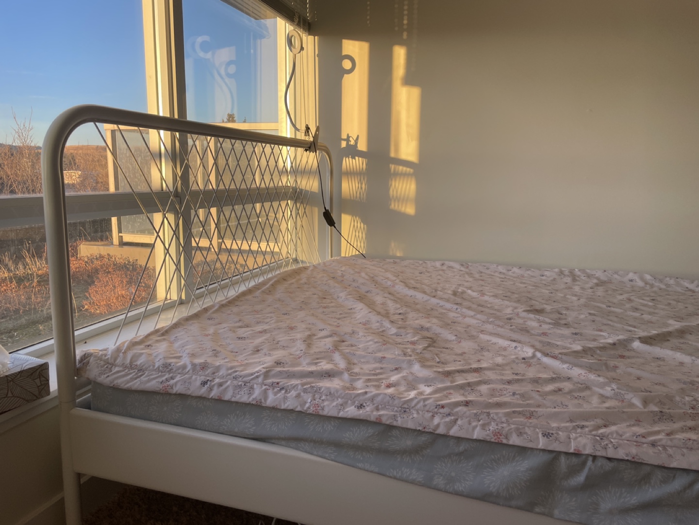Moving Sale ! IKEA Queen Bed Frame & Mattress - photo 2