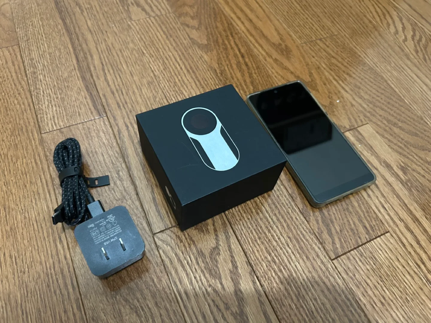 Essential Phone (PH-1) with 360 degree camera image indicator(3)