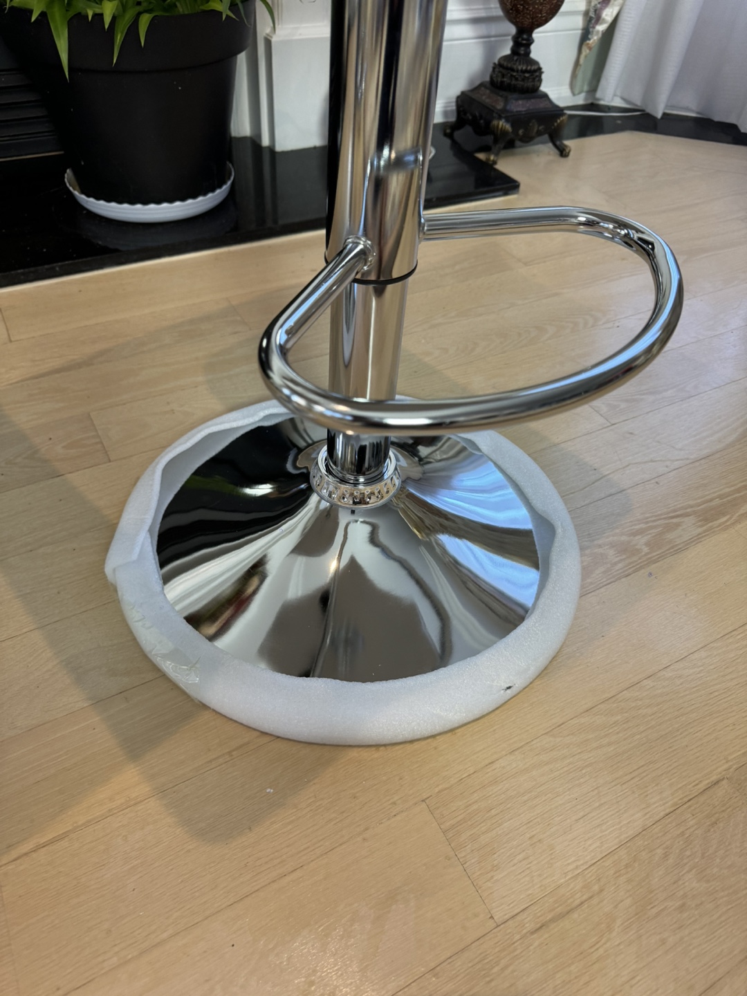Set of 2 White Bar Stools - photo 4