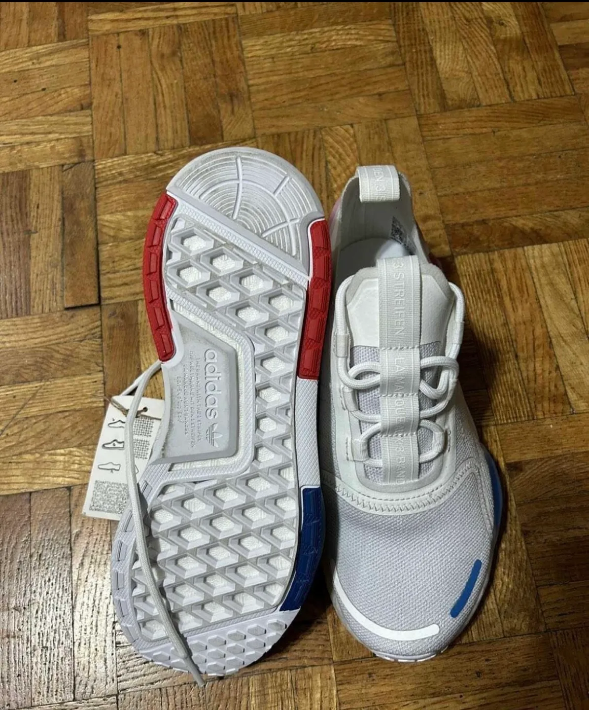 Adidas image indicator(3)