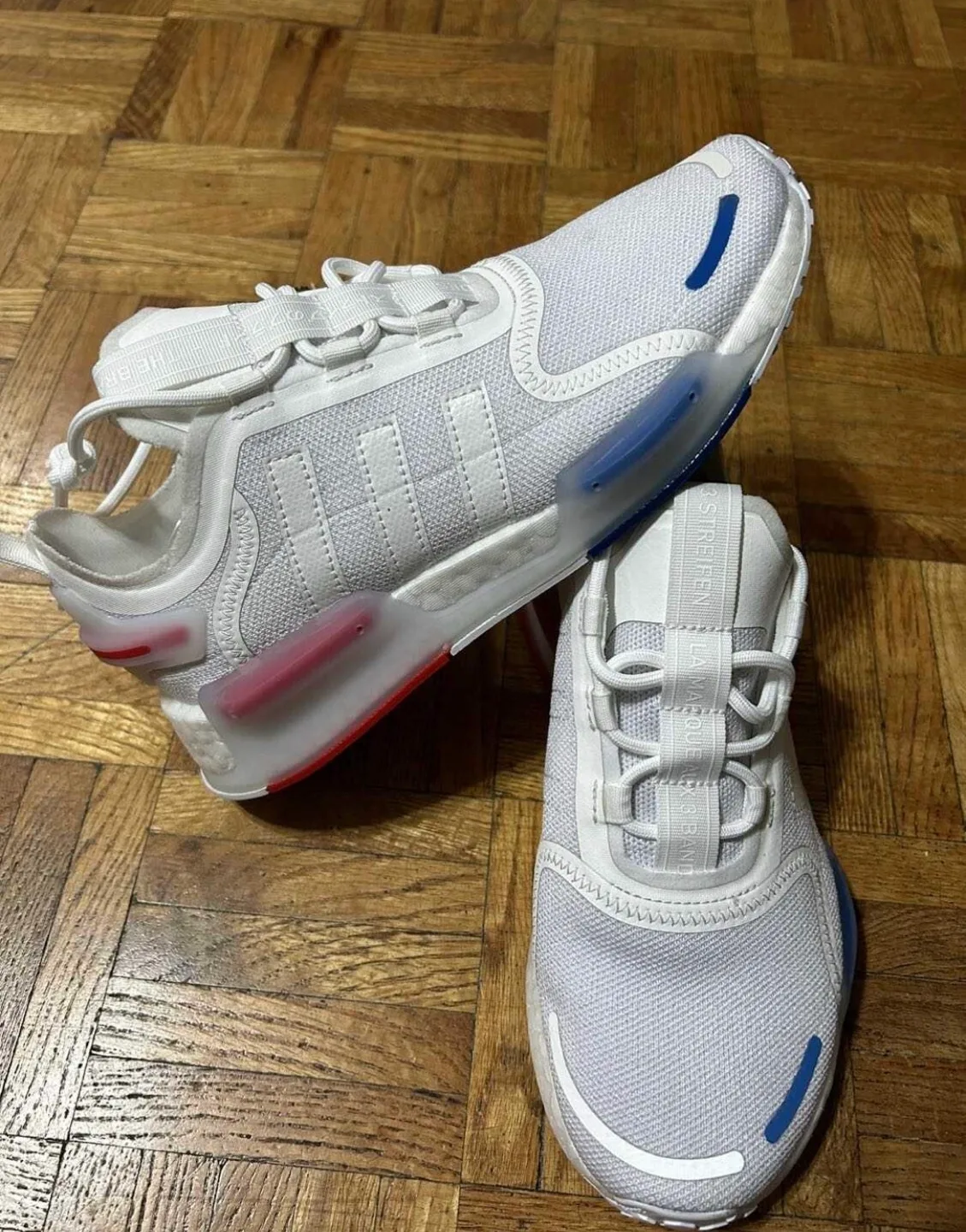 Adidas image indicator(2)