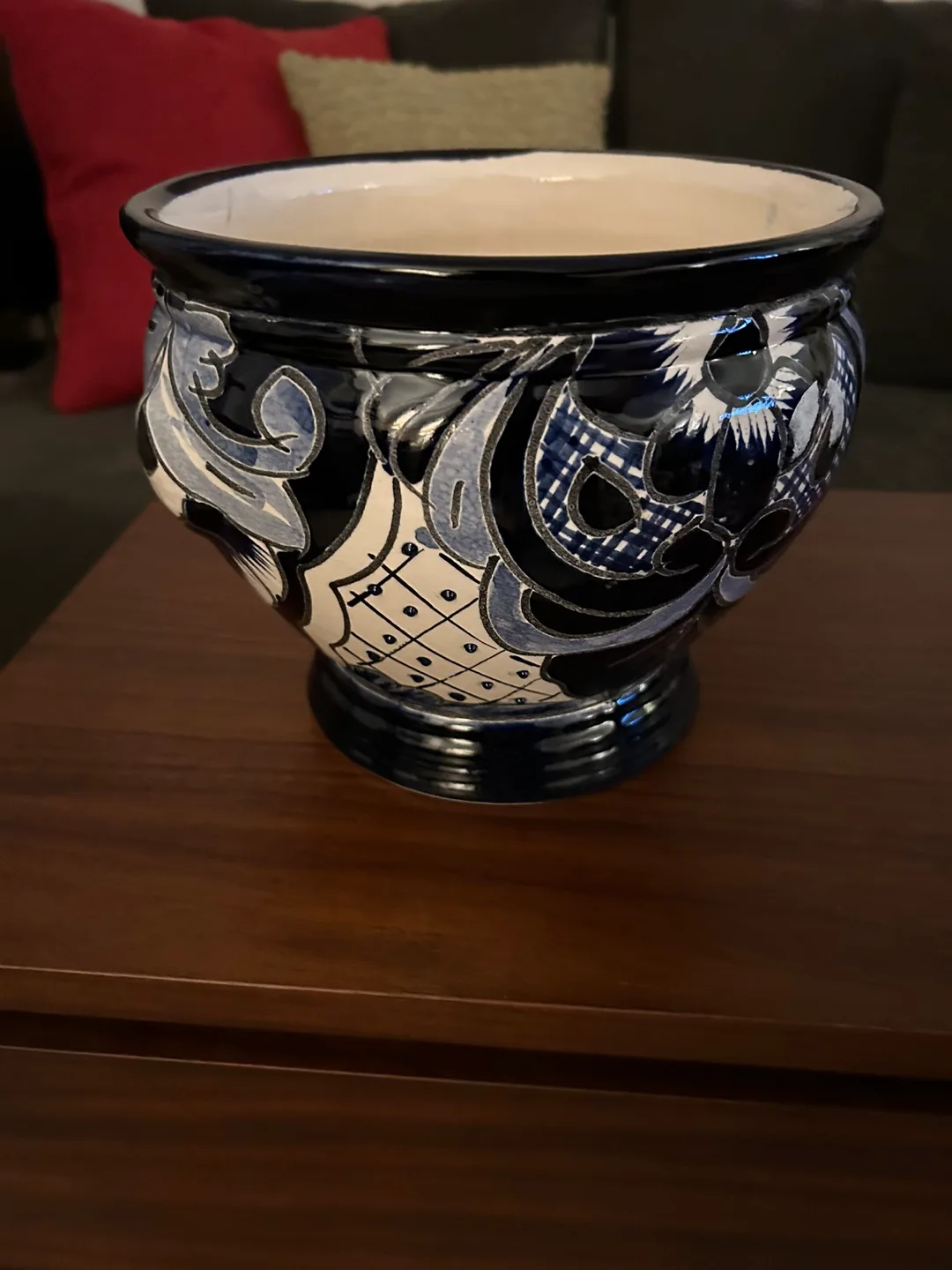 Flower Pot with drain hole image indicator(3)