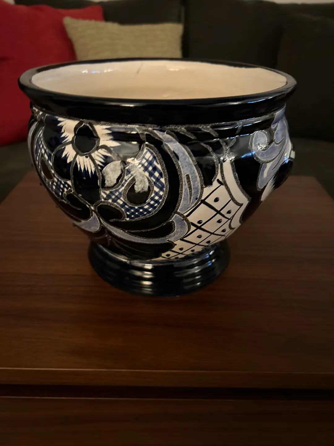 Flower Pot with drain hole image indicator(2)