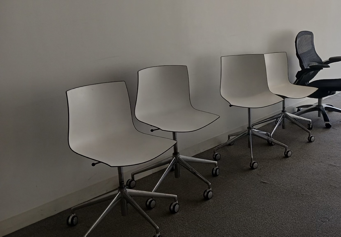 Modern Arper Catifa 46 Desk Chair Set Of 4, Price Negotiable