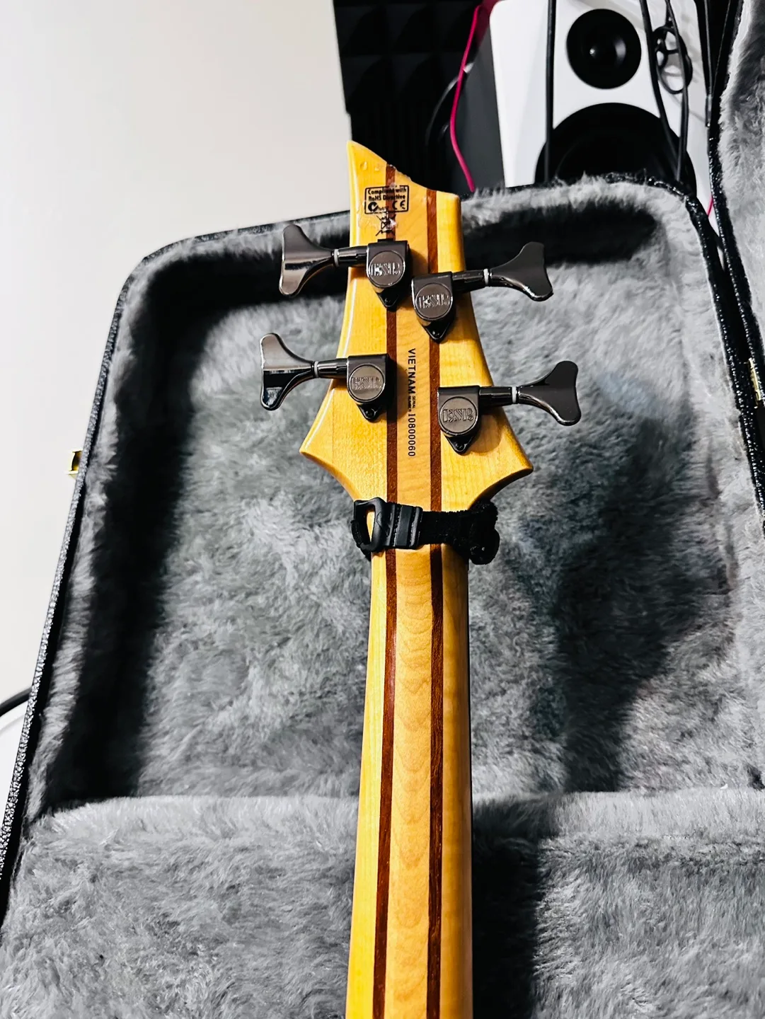 ESP LTD B-4E 4-String Bass Guitar image indicator(6)