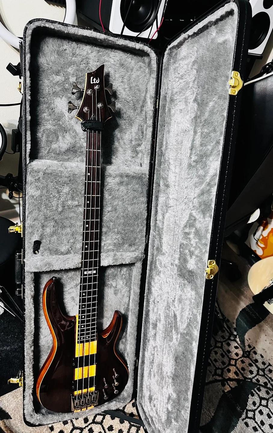 ESP LTD B-4E 4-String Bass Guitar image indicator(2)