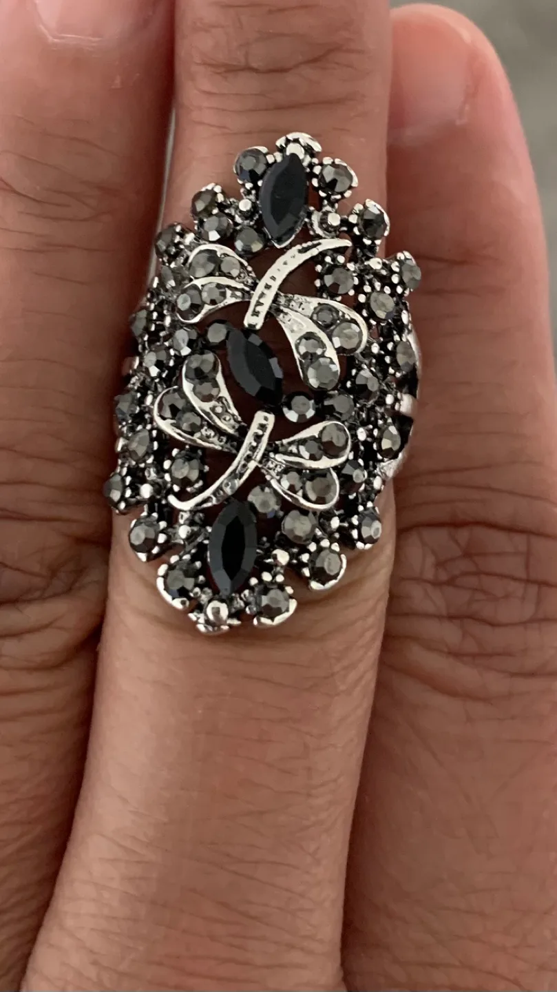 Black and Silver Dragonfly Ring image indicator(2)