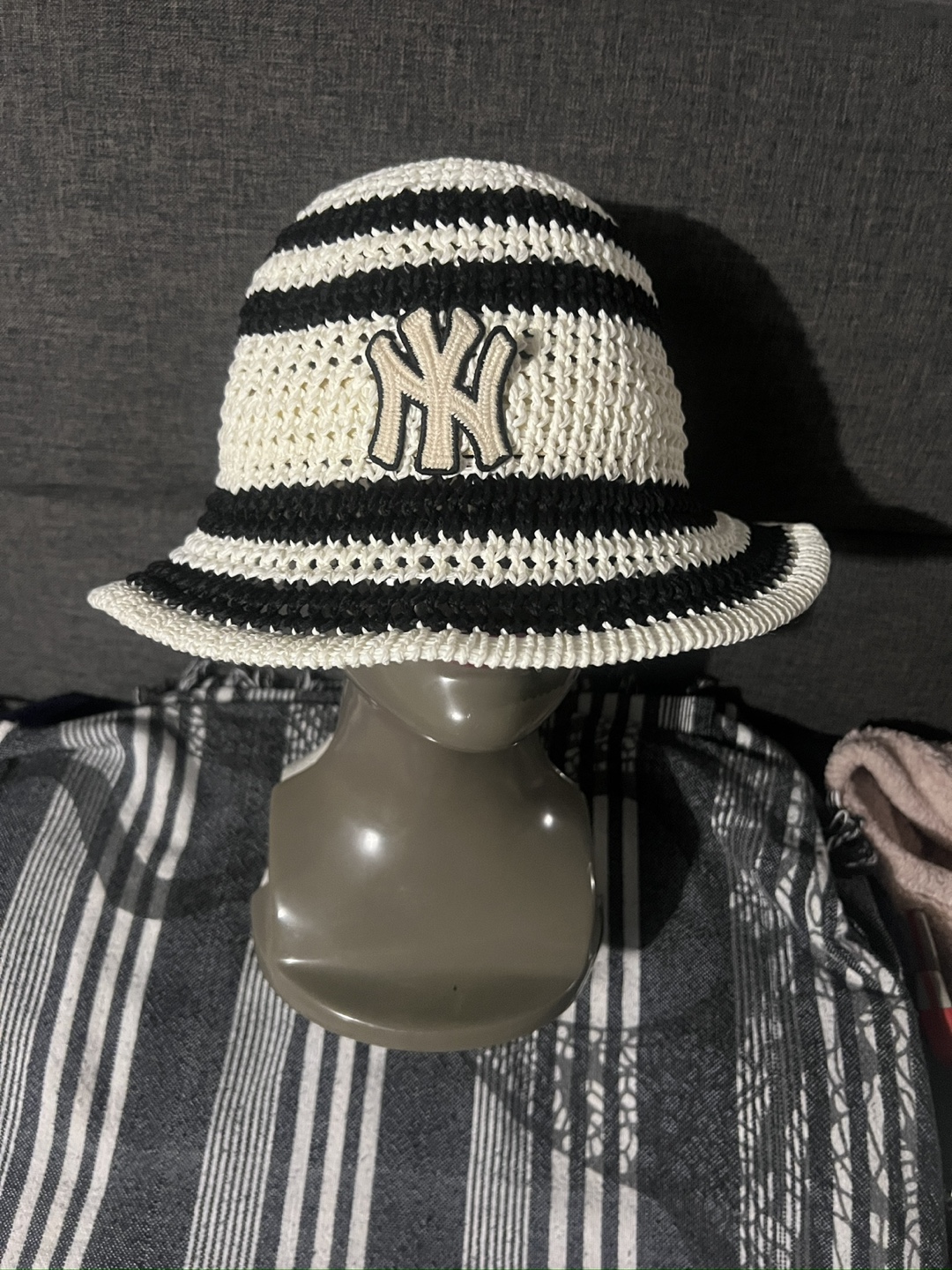 New York Yankees & Los Angeles Dodgers Bucket Hats - photo 2