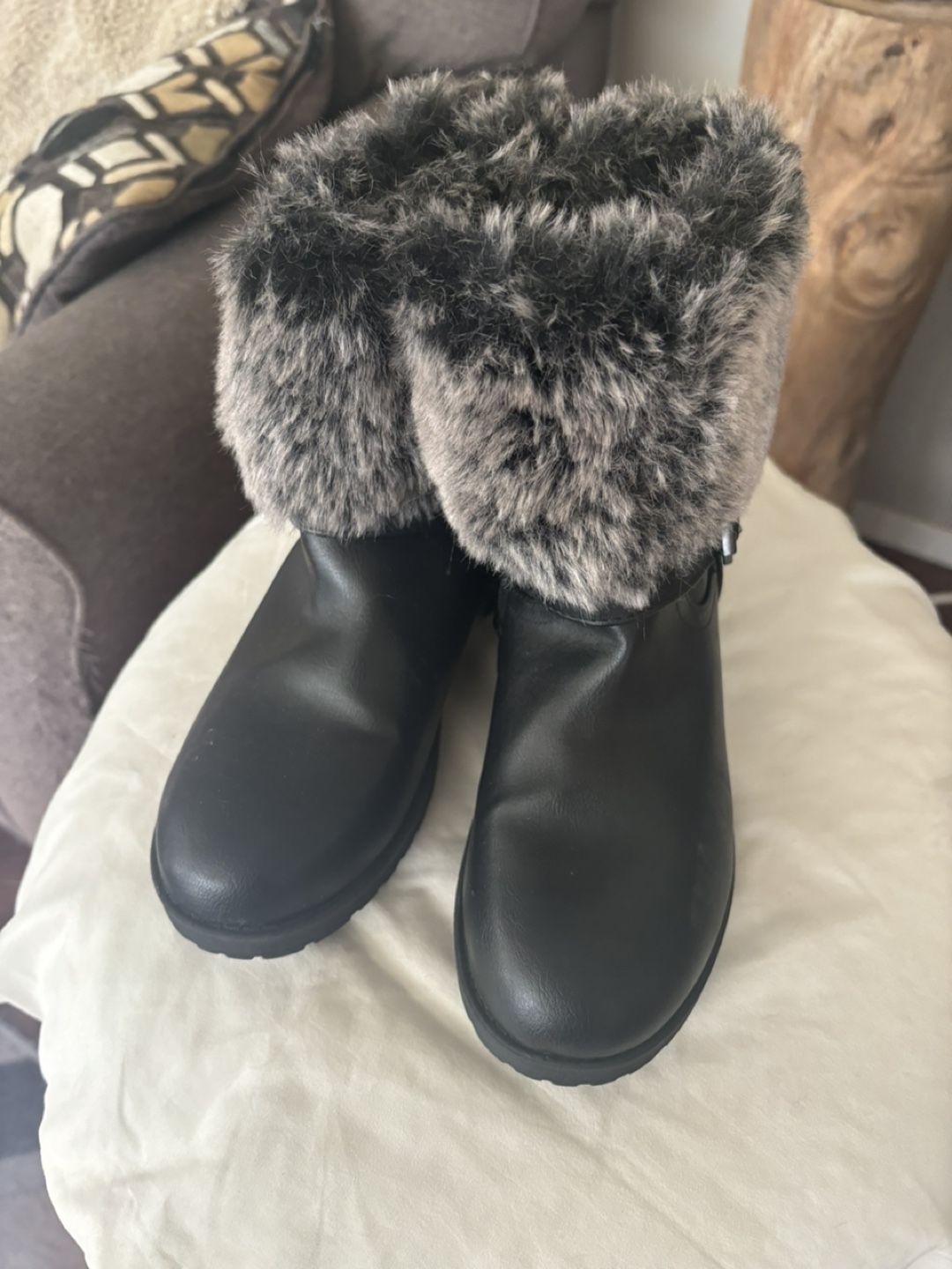 Black Fur Trim Boots - photo 2