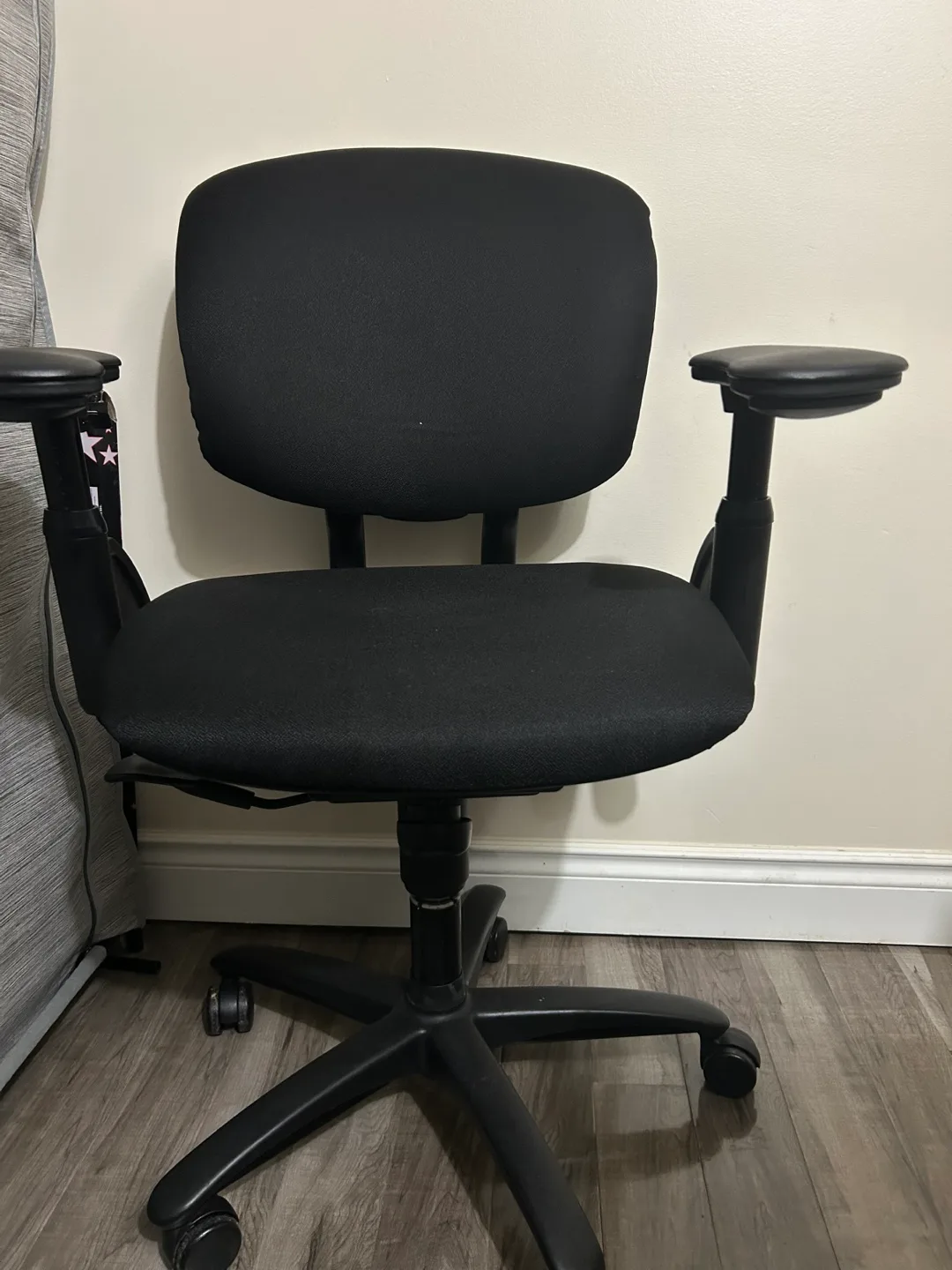 Black Office Chair image indicator(3)