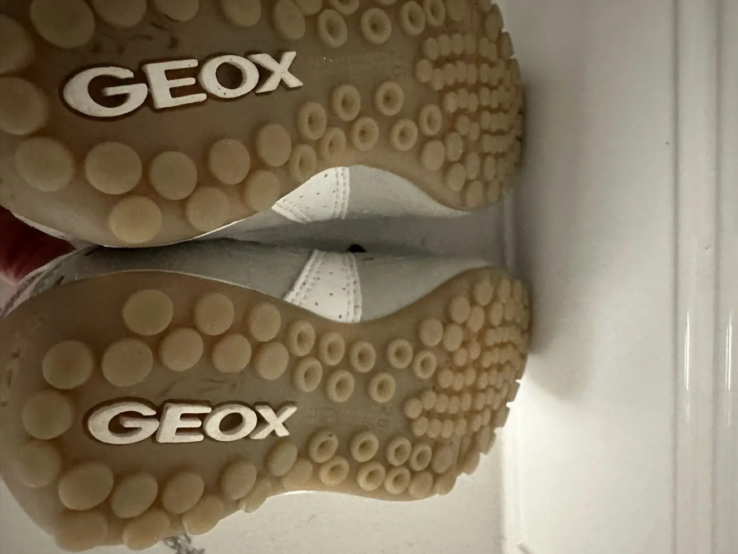Geox Kids Running Shoes Size 9 image indicator(3)