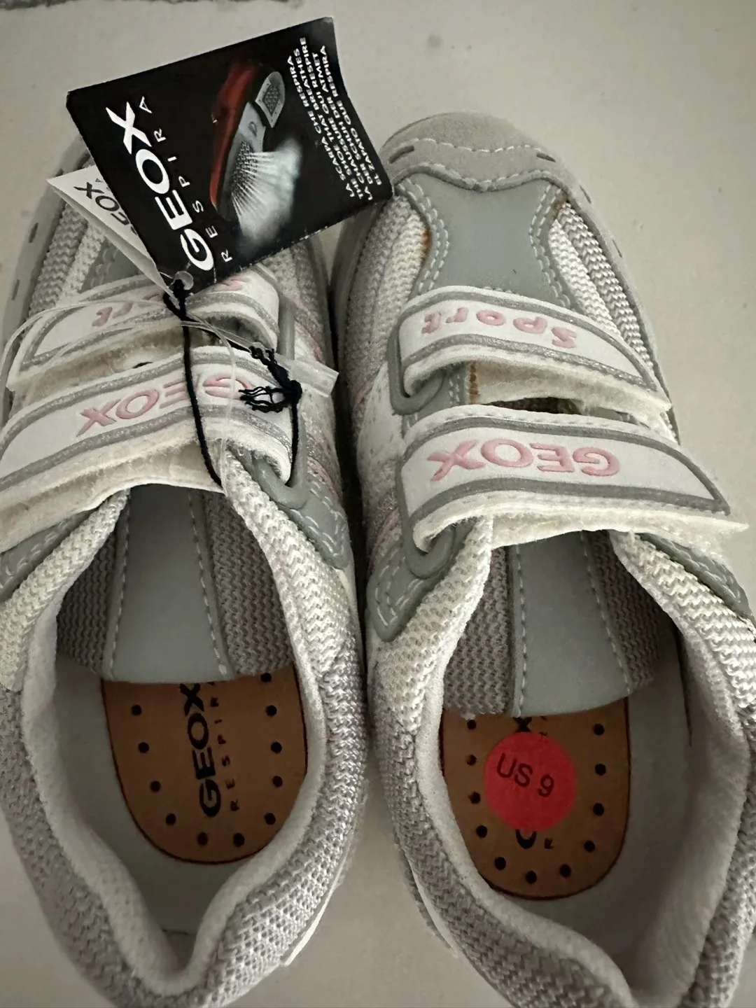 Geox Kids Running Shoes Size 9 image indicator(2)