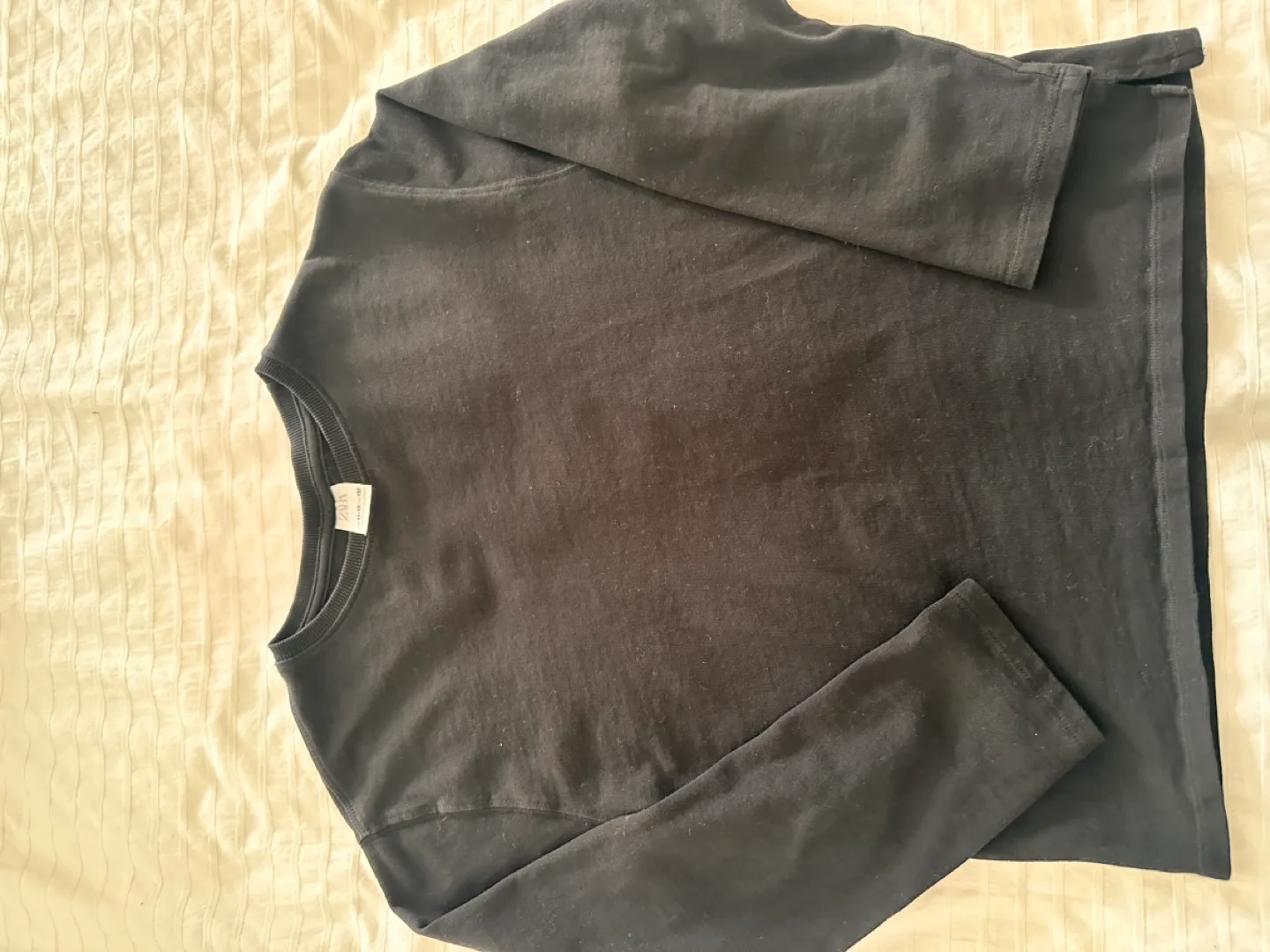 Girls Sweatshirts and sweaters image indicator(4)