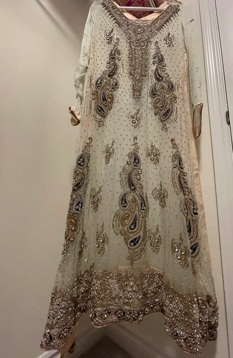 Indian Pakistani Embroidered Shalwar Kameez Suit image indicator(2)