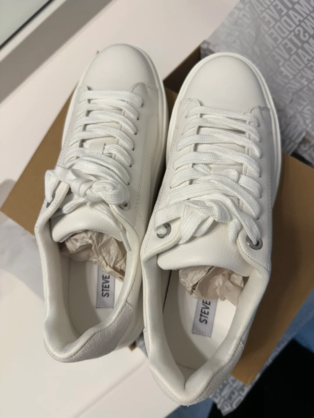 Steve Madden White Sneakers image indicator(3)