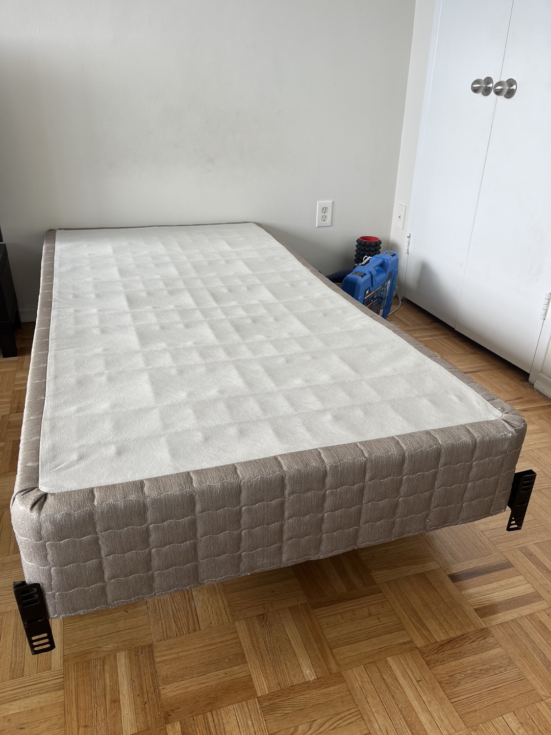 Twin Box Spring & metal frame
