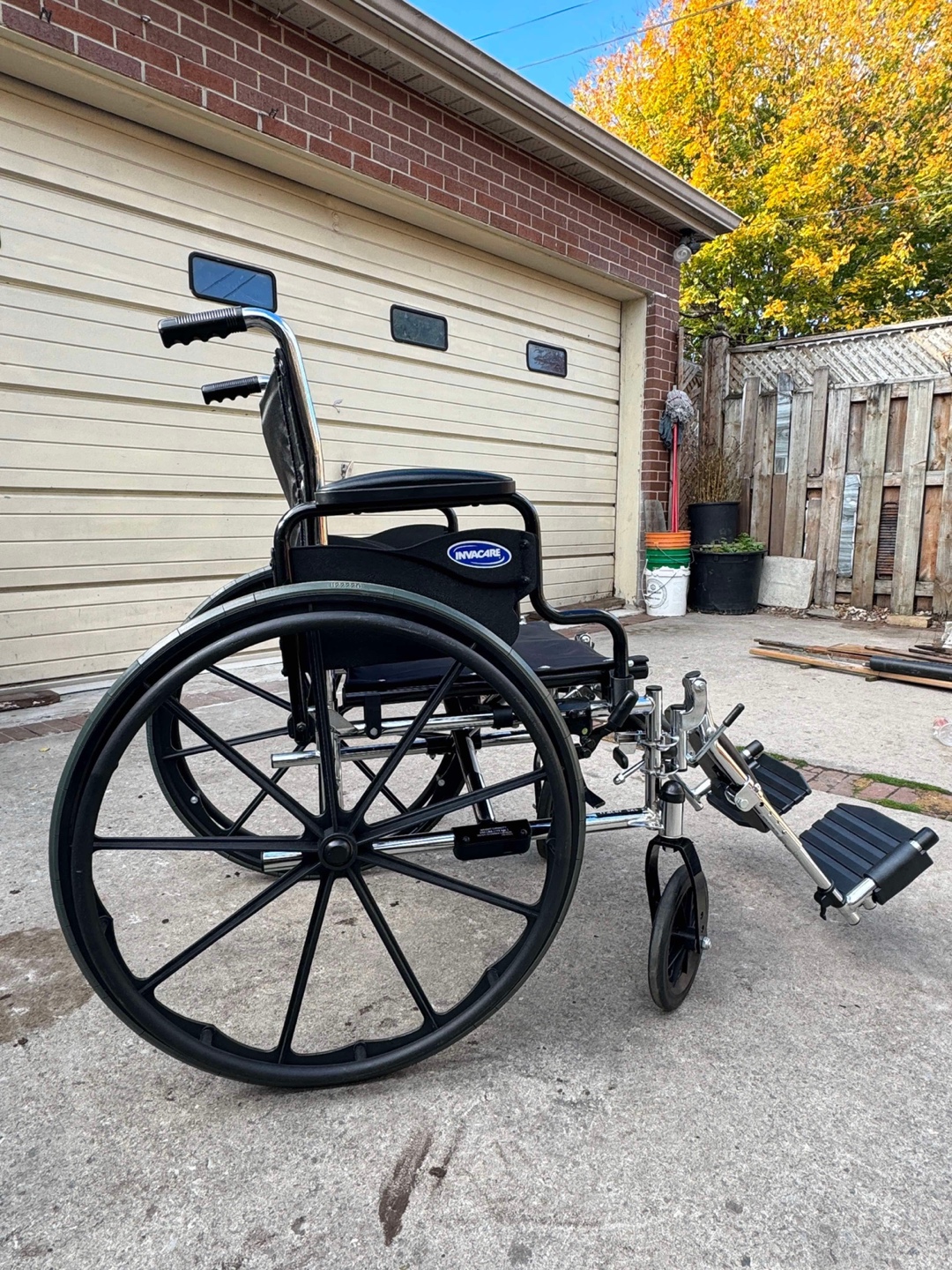 Invacare Heavy duty wheelchair. - photo 2