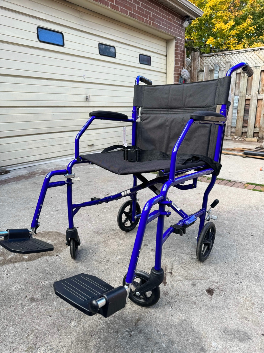 Medline light and easy transport wheelchair