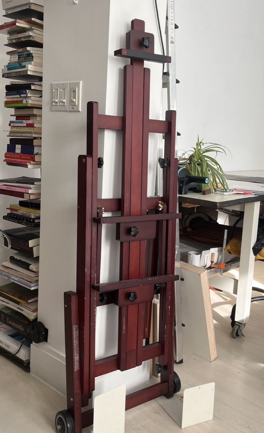 Meeden Wooden Easel with Wheels