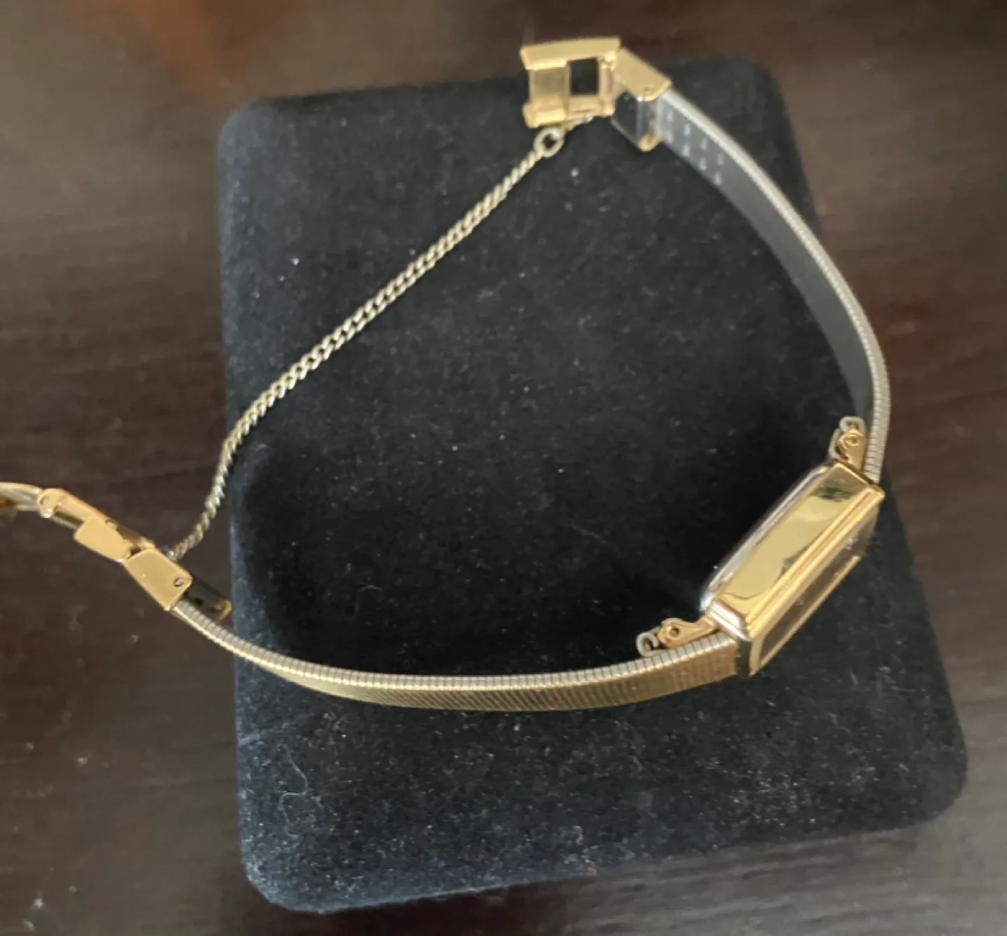 Lorus Gold Tone Watch With small Diamond image indicator(3)