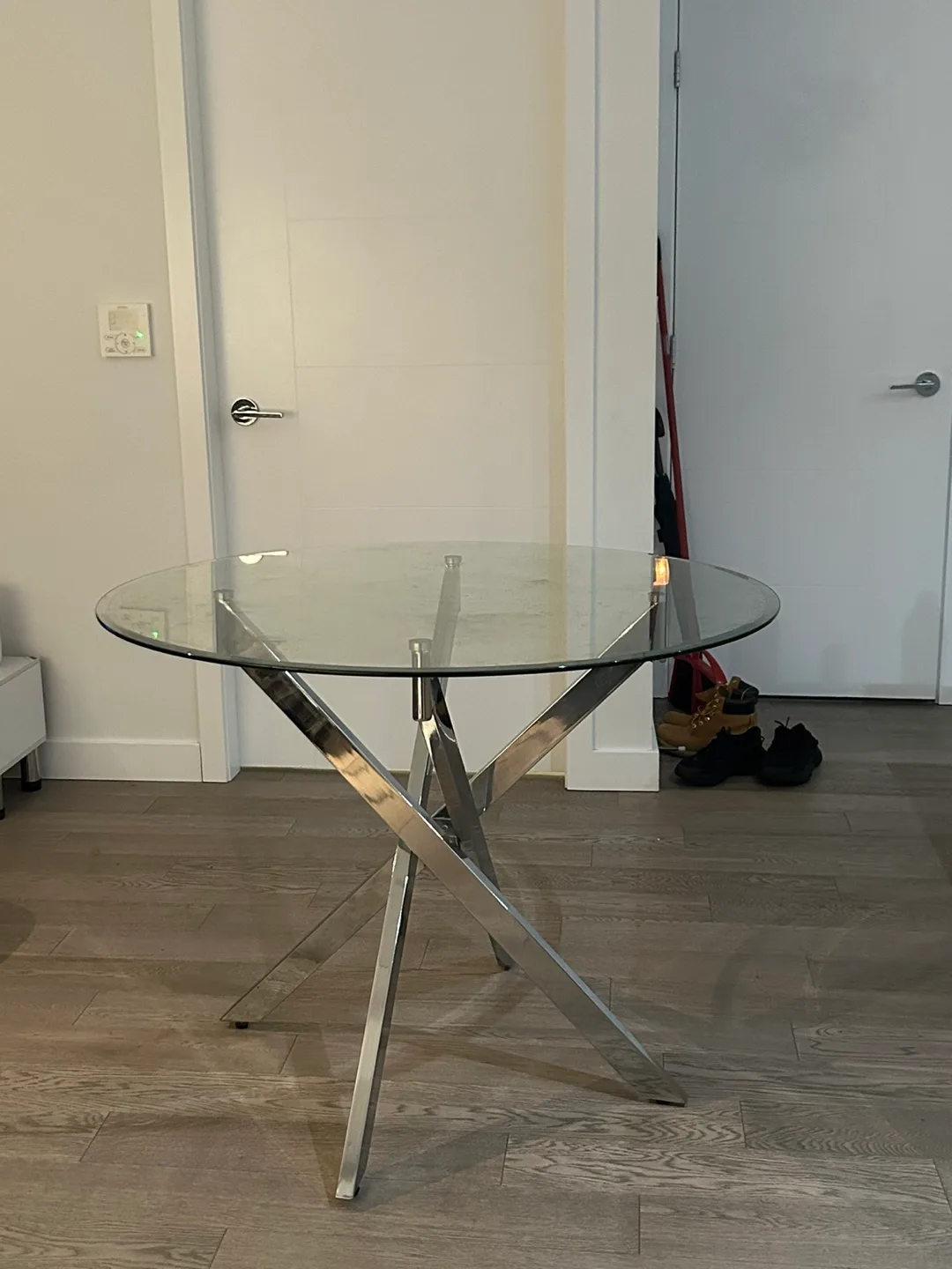 Round Glass Dining Table with 3 Grey Chairs Set image indicator(2)