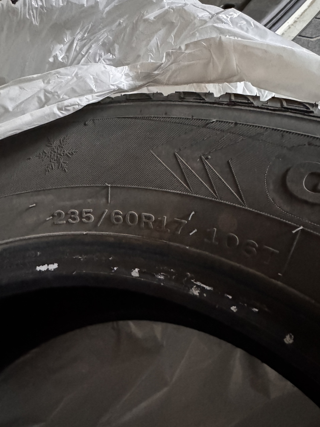 Winter tire 235/60r 17
