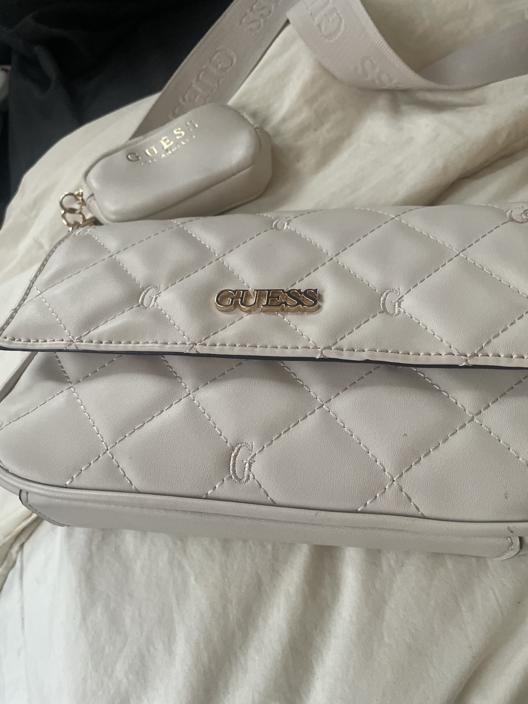 Guess  White Quilted Crossbody Bag