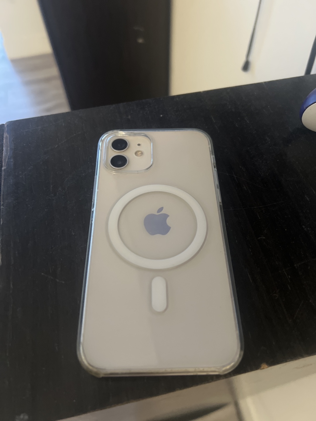iPhone 12 - photo 2