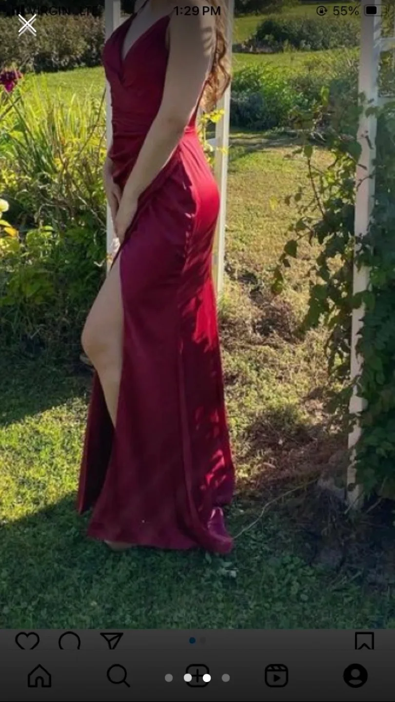 Bridesmaid/prom burgundy dress (size 8) - worn once image indicator(3)