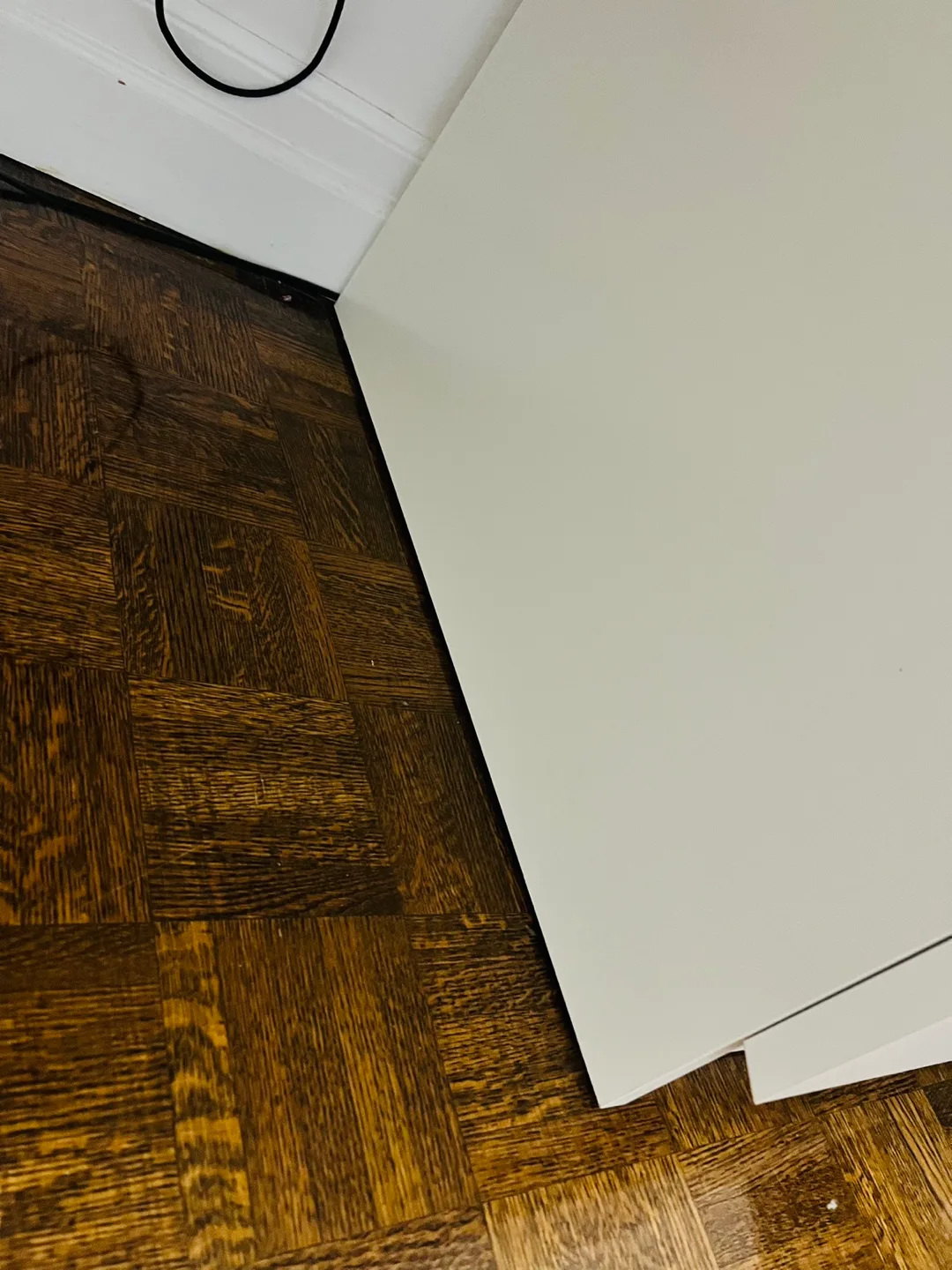 IKEA White Malm Desk image indicator(6)