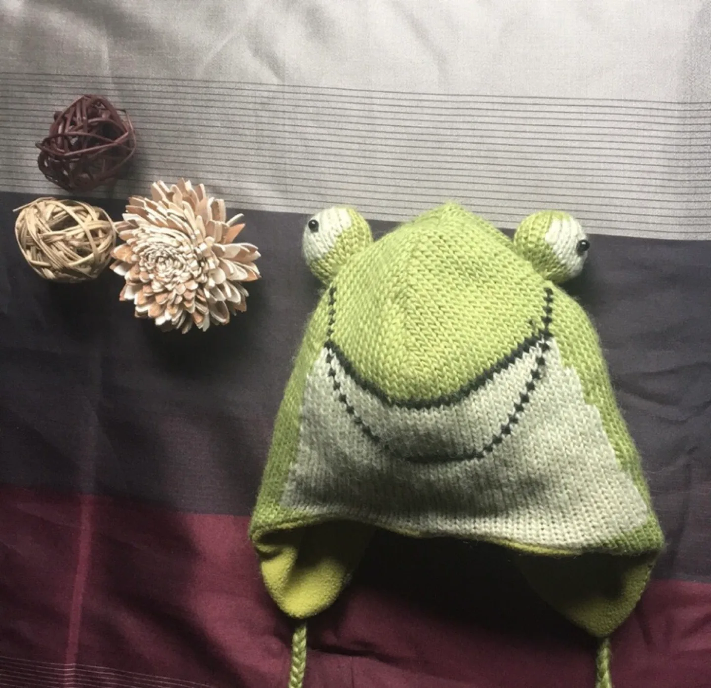 Frog Knit Hat image indicator(2)