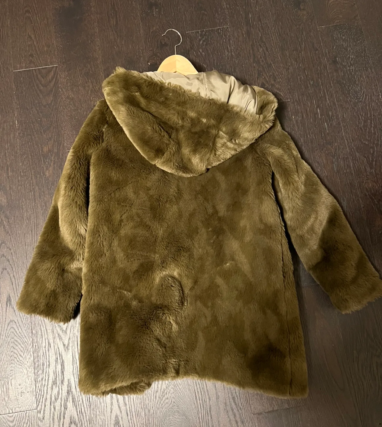 Aritzia Khaki-Brown Faux Fur Coat image indicator(3)