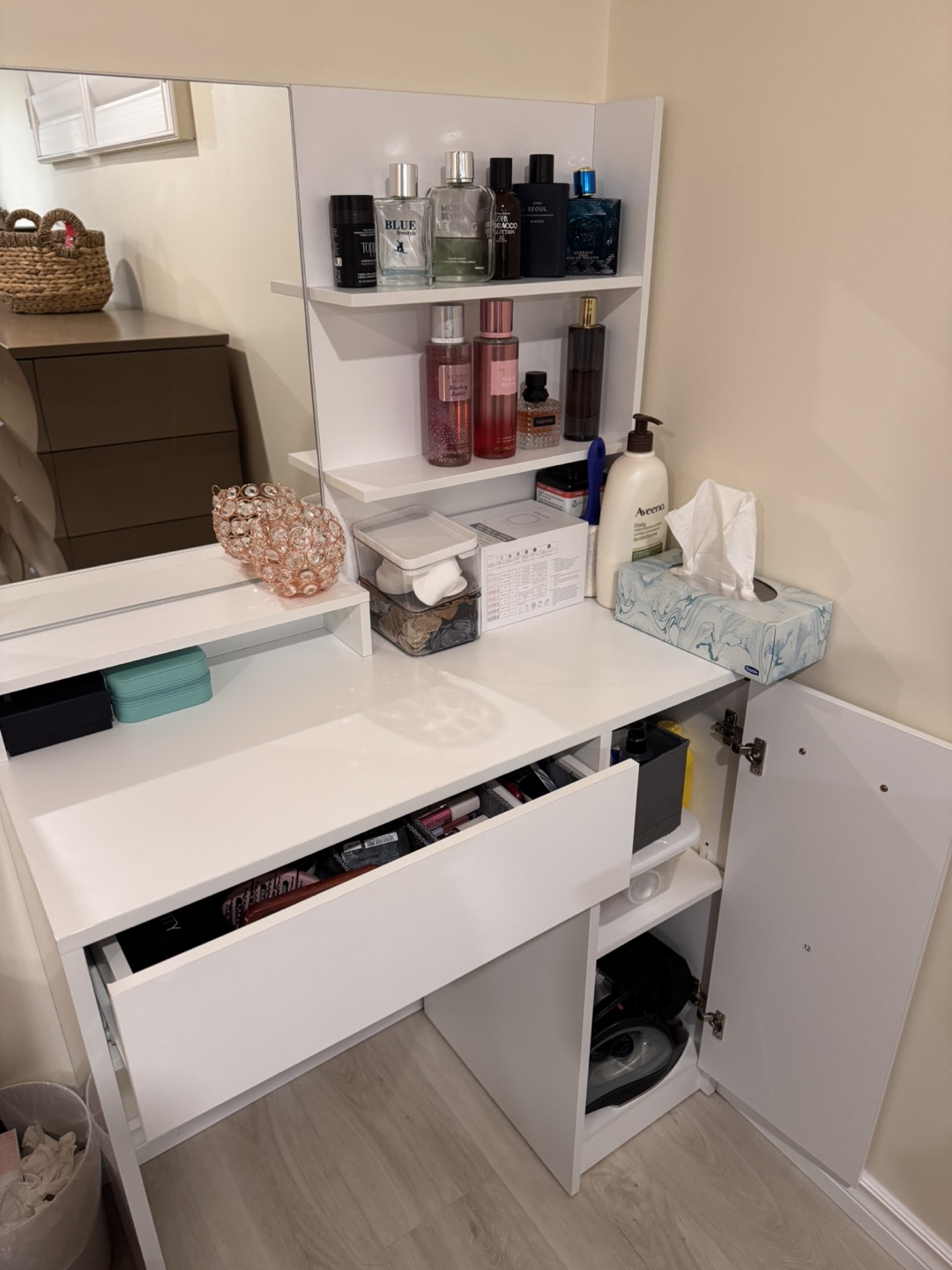 Brand new White Vanity Desk Mirror and Storage with chair - photo 2
