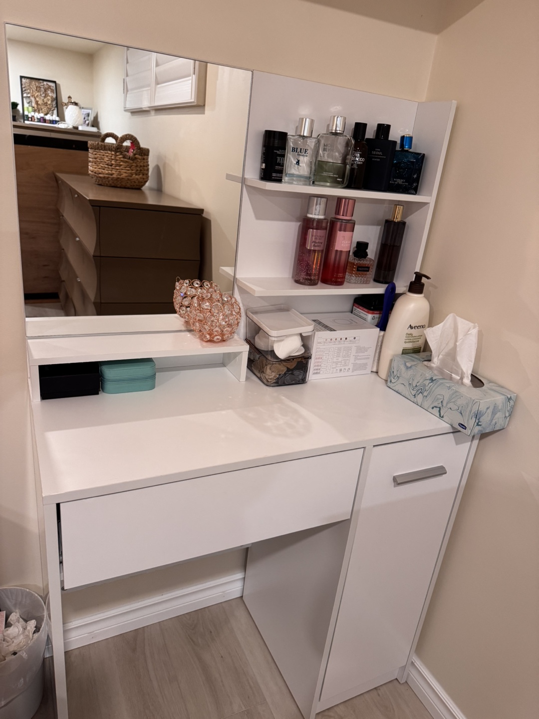 Brand new White Vanity Desk Mirror and Storage with chair