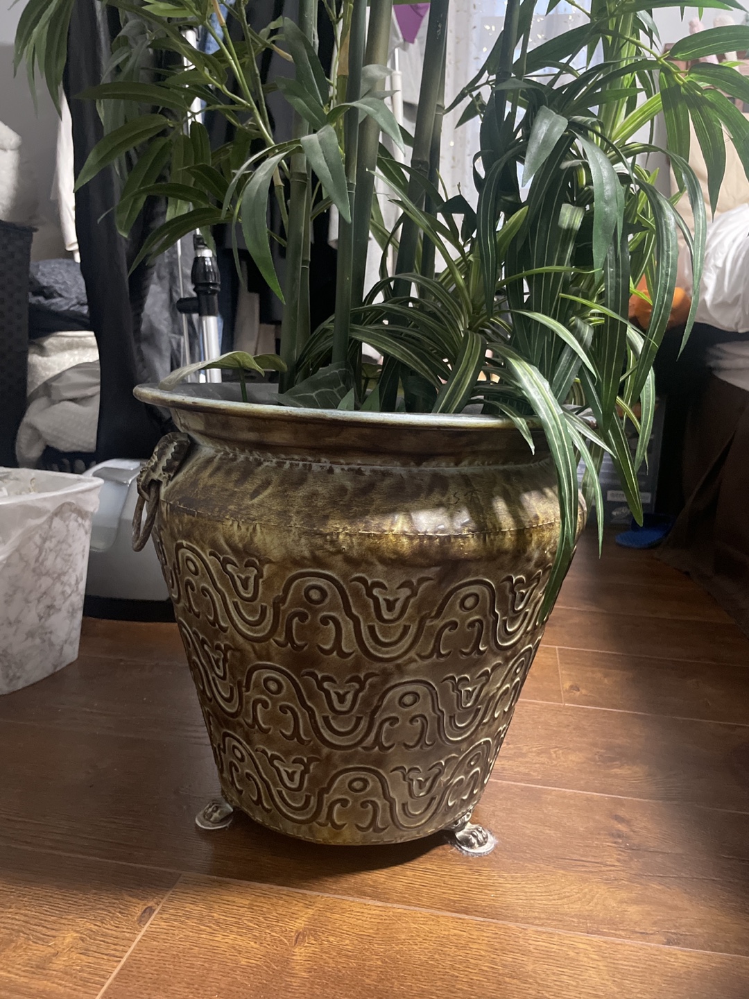 Ornamental Pot with Feet