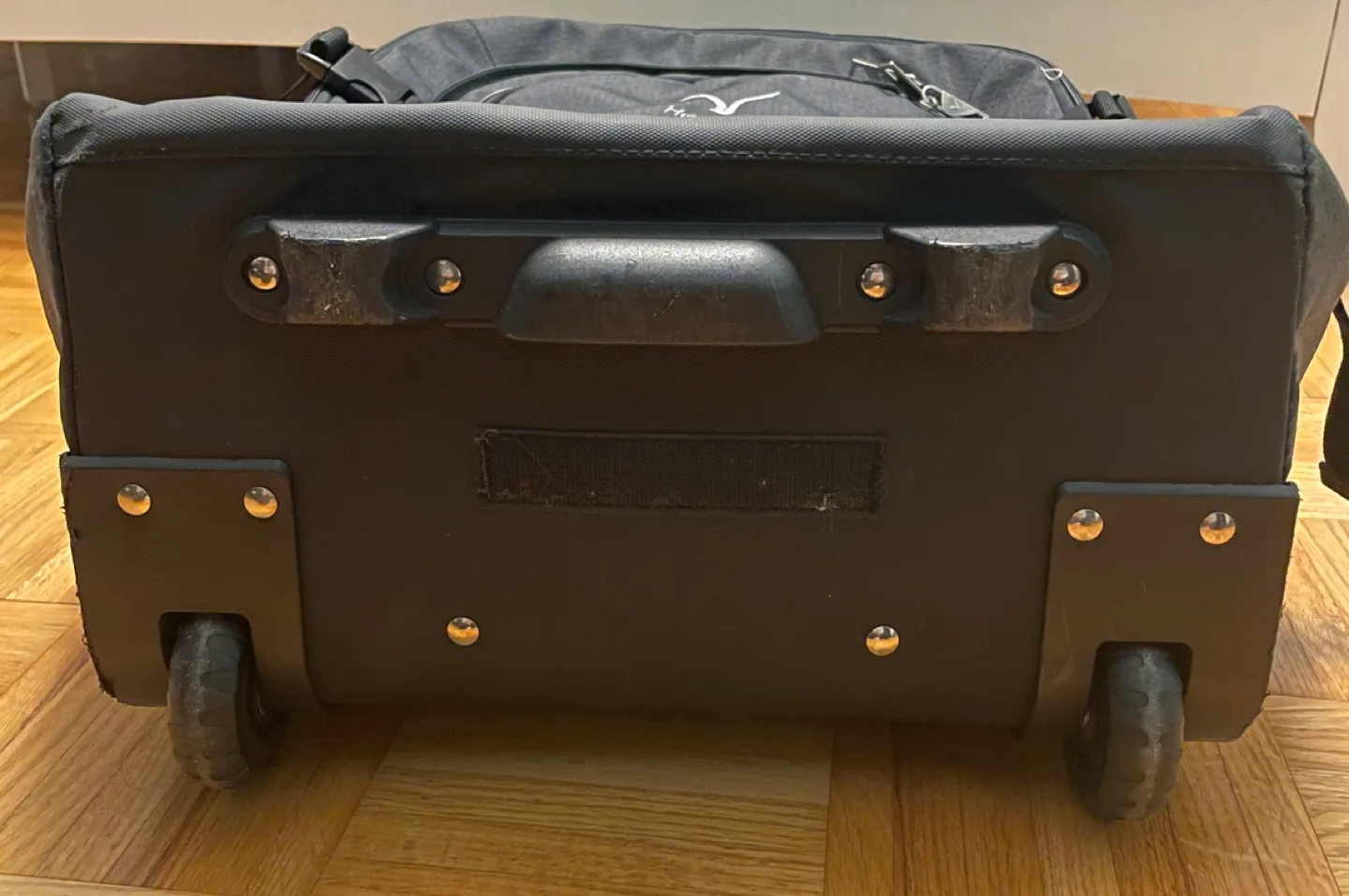 Hynes Eagle Carry On Luggage 2 in 1 Suitcase 63L image indicator(10)